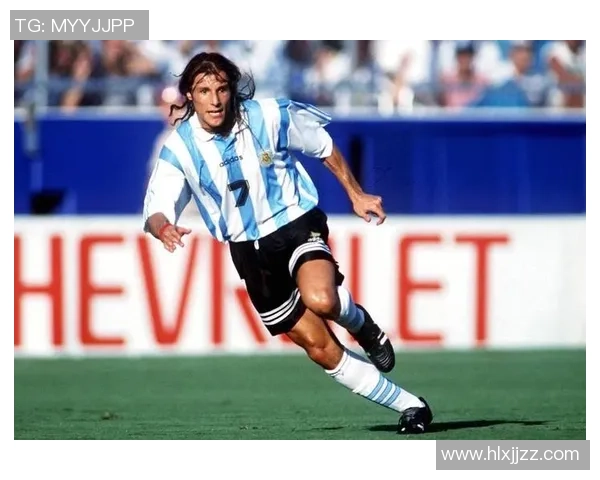 足球史上最具影响力的顶级球星盘点及其传奇成就回顾